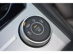 Volkswagen Touareg thumbnail 32