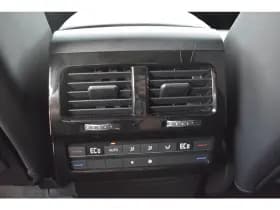 Volkswagen Touareg thumbnail 41