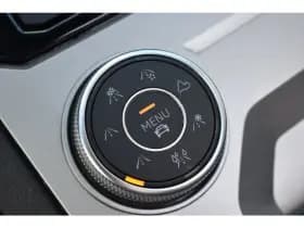 Volkswagen Touareg thumbnail 33