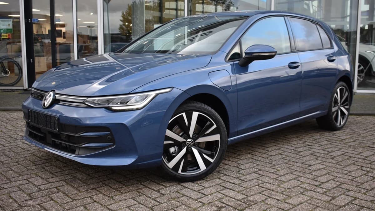 Volkswagen Golf — foto 1