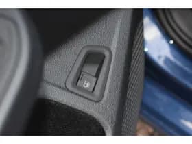 Volkswagen Golf thumbnail 14