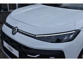 Volkswagen T-Roc thumbnail 5