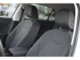 Volkswagen T-Roc thumbnail 9