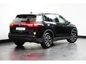Volkswagen Tiguan thumbnail 4