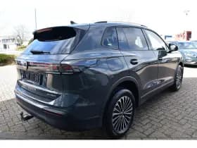 Volkswagen Tiguan thumbnail 2