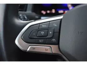 Volkswagen T-Roc thumbnail 18