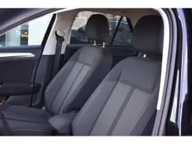 Volkswagen T-Roc thumbnail 10