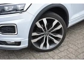 Volkswagen T-Roc thumbnail 2
