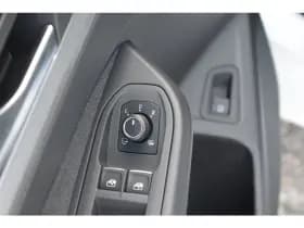 Volkswagen Golf thumbnail 16