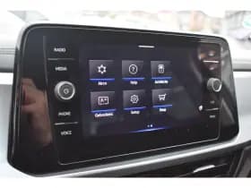 Volkswagen T-Roc thumbnail 23