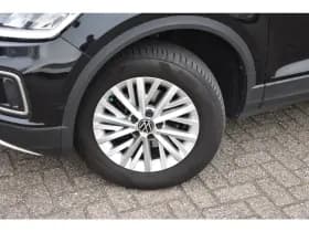 Volkswagen T-Roc thumbnail 5