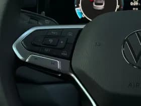 Volkswagen T-Roc thumbnail 19