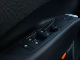 Volkswagen T-Roc thumbnail 23