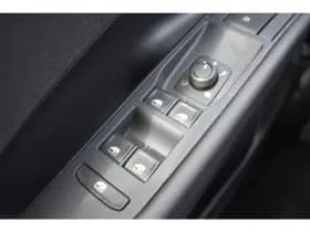 Volkswagen T-Roc thumbnail 12