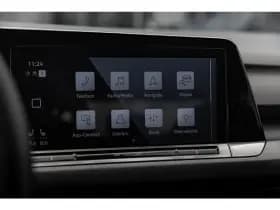 Volkswagen Golf thumbnail 11
