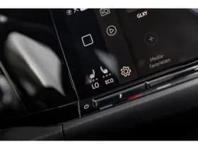 Volkswagen Golf thumbnail 10