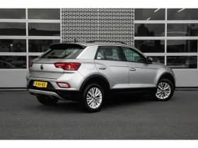 Volkswagen T-Roc thumbnail 2