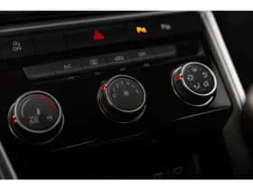 Volkswagen T-Roc thumbnail 11