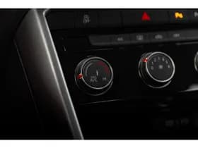 Volkswagen T-Roc thumbnail 17