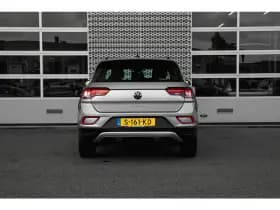 Volkswagen T-Roc thumbnail 3