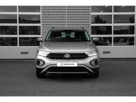 Volkswagen T-Roc thumbnail 5