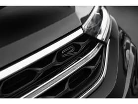 Volkswagen T-Roc thumbnail 3