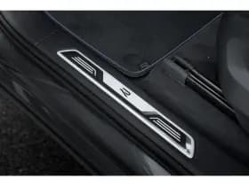 Volkswagen Touareg thumbnail 18
