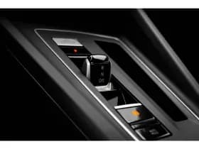 Volkswagen Golf thumbnail 32