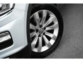 Volkswagen T-Roc thumbnail 6