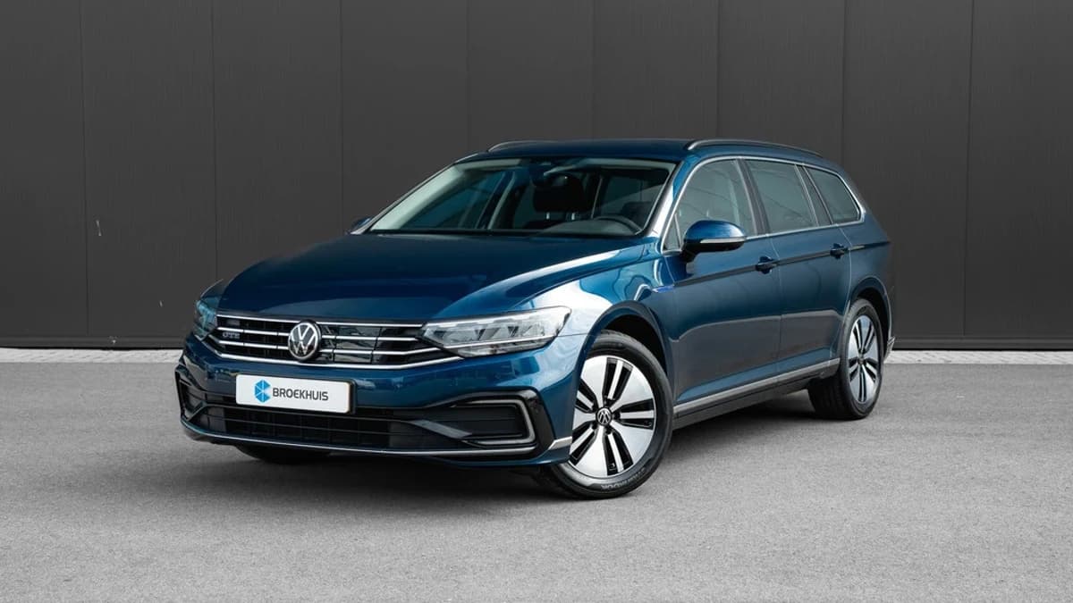 Volkswagen Passat — foto 1