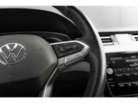 Volkswagen Passat thumbnail 18