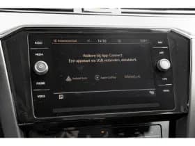 Volkswagen Passat thumbnail 24