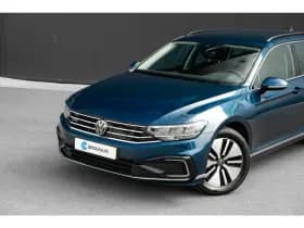 Volkswagen Passat thumbnail 4