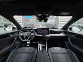 Volkswagen Passat thumbnail 46