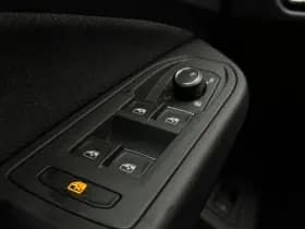 Volkswagen Golf thumbnail 23