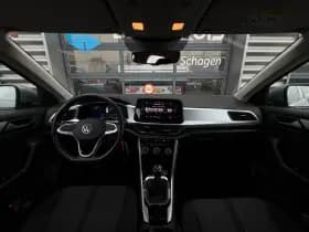 Volkswagen T-Roc thumbnail 11