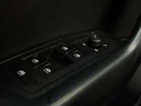 Volkswagen T-Roc thumbnail 18