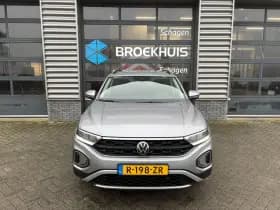 Volkswagen T-Roc thumbnail 3