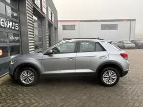 Volkswagen T-Roc thumbnail 6
