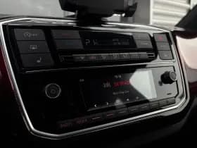 Volkswagen Up! thumbnail 32