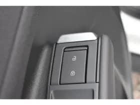 Volkswagen T-Roc thumbnail 16