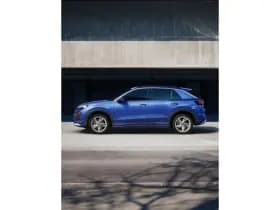 Volkswagen T-Roc thumbnail 2