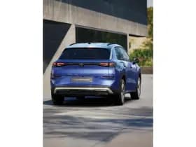 Volkswagen T-Roc thumbnail 5