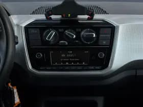 Volkswagen Up! thumbnail 17