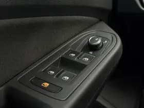 Volkswagen Golf thumbnail 19
