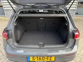 Volkswagen Golf thumbnail 42