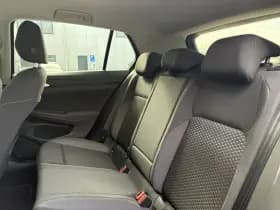 Volkswagen Golf thumbnail 43