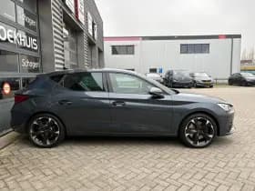 CUPRA Leon thumbnail 5