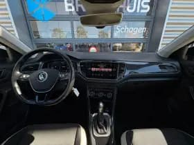 Volkswagen T-Roc thumbnail 11