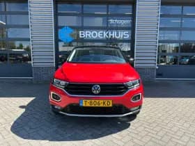 Volkswagen T-Roc thumbnail 3